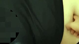 i love exploring a milf girl's navel