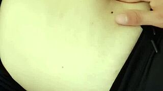 i love exploring a milf girl's navel