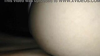 YEĐ GIVE HER MOANING WITH PLEASURE PUSSY