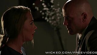 Hey, wanna see Lex bang Supergirl in this wicked parody?