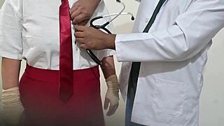 Ali veš, da ta indijska zdravnica jebe študentko v bolnišnici?