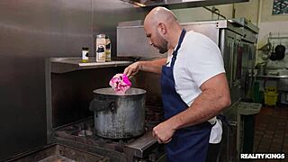 Amateurs feel intense pleasure in group sex at restaurant