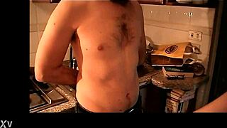 Italian wrestler delivers powerful stomach kicks in compilation