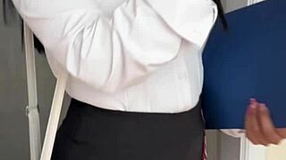 I’m So Moved Watching This Young Colombian Teen Get Her Pussy Licked by a Client!