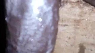 为什么bigblackie在抚摸那根巨大的黑鸡巴之前要剃毛？