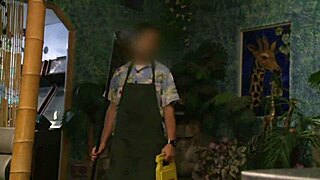 Watch Cindy Behr fill her twat in the booth?