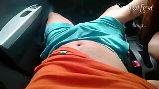 Pinay pays taxi driver with blowjob and cum in mouth