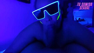 mamada garganta profunda cuarto neon soy la hijastra mas sumisa