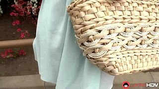 家庭主妇京香·牧村在厨房被情人手指