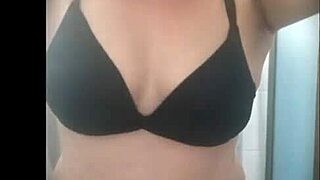 Spyin’ on Argentine teacher peein’ durin’ Mexico study trip