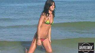 Jessica rocks a hot sexy dance in bikini by the beach shore