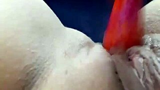 amateur teen masturbates with dildo 2