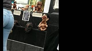 Look at that big ass in tight jeans