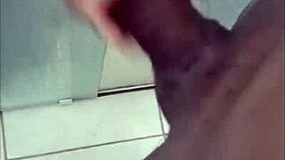 a rola enorme grande e grossa do negorubi