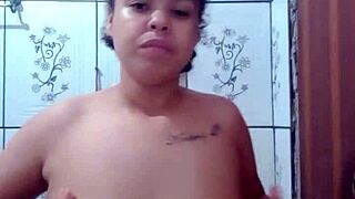 I can't resist this fiery nympho's wet pussy show