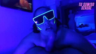 mamada garganta profunda cuarto neon soy la hijastra mas sumisa