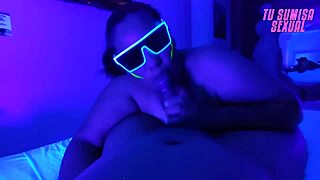 mamada garganta profunda cuarto neon soy la hijastra mas sumisa