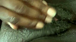 Igraj se z mojo črno pičko