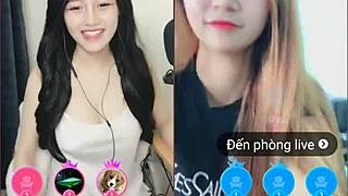 Two cute girls in livestream!