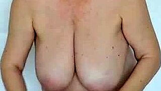 Stepmom catches stepson jerking off boldly!