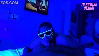 mamada garganta profunda cuarto neon soy la hijastra mas sumisa