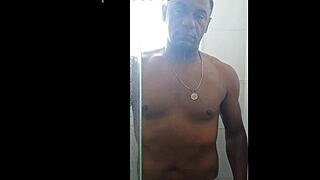 a rola enorme grande e grossa do negorubi