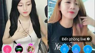 Two cute girls in livestream!