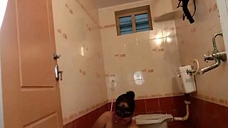 Geeta Bhabhi Cheats in Bathroom With Ex-Boyfriend?