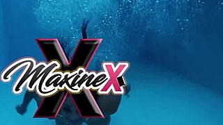 I's fuckin dildos and squirting with jaden