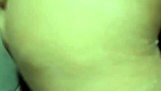 Sexo casero while taking a shower with dildo and toys