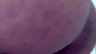 So horny masturbating my pussy on the floor 😩