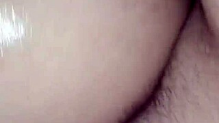 Sexo casero while taking a shower with dildo and toys