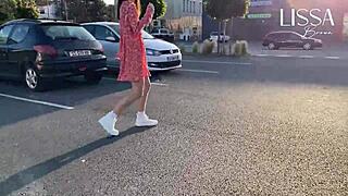 हॉट लातीना स्मॉल टिट्स फ्लैश करती है और क्राउडेड पब्लिक बस पर वेट चूत टच करती है