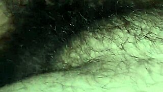 Makka requests penetration of her hairy pussy in homemade video