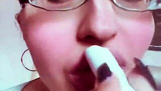 Chick Nude Lips Makes You Hot