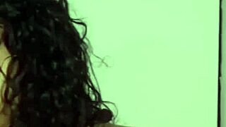 Vizinha me pediu ajuda e como recompensa meti so cu da rabuda gostosa completo no sheer