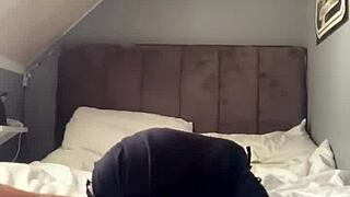 Bi Muslim Arab Woman Performs Blowjob On Big Cock