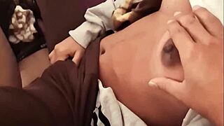 inquilina infiel me deja entrar a su cuarto para revisarle el coño