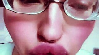 Chick Nude Lips Makes You Hot