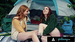 Hjertet mitt banker når rødhårete Lacy Lennon og hennes sexy nabo knytter seg sammen på camping.