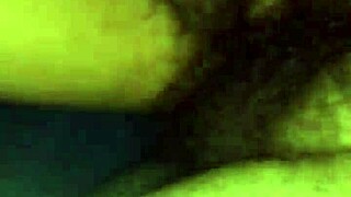 Makka requests penetration of her hairy pussy in homemade video