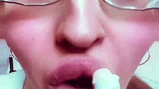 Chick Nude Lips Makes You Hot