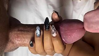 uhh mi hermanastra me masturba then i bang her so hard