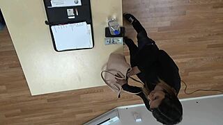 mandy mynxx sucks deepthroat gagging?