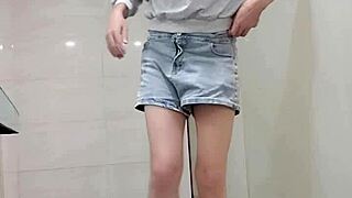 Shemale Ting Xuan flaunts sexy underwear and stunning legs