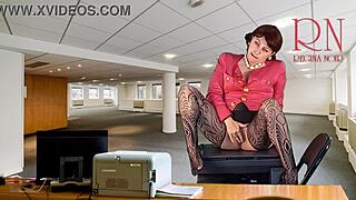 Naked Secretary Seduces Boss With Pussy Tits And Cunt Masturbation!