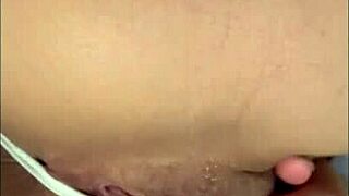 Hot Latina masturbates with dildo!