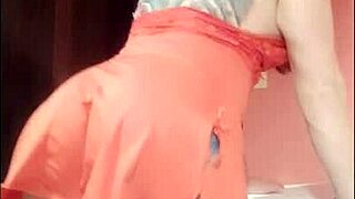 Ruiva Gostosa Provoca Web Com Toda Sua Sensualidade No Banho