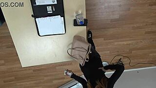 mandy mynxx sucks deepthroat gagging?