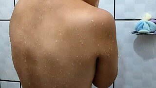 bailey quinn getting wet in shower ep03! 🚿